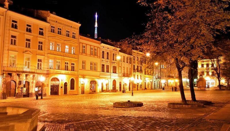 Romantic Apartment On Rynok Square With Air-Conditioning Lviv Buitenkant foto